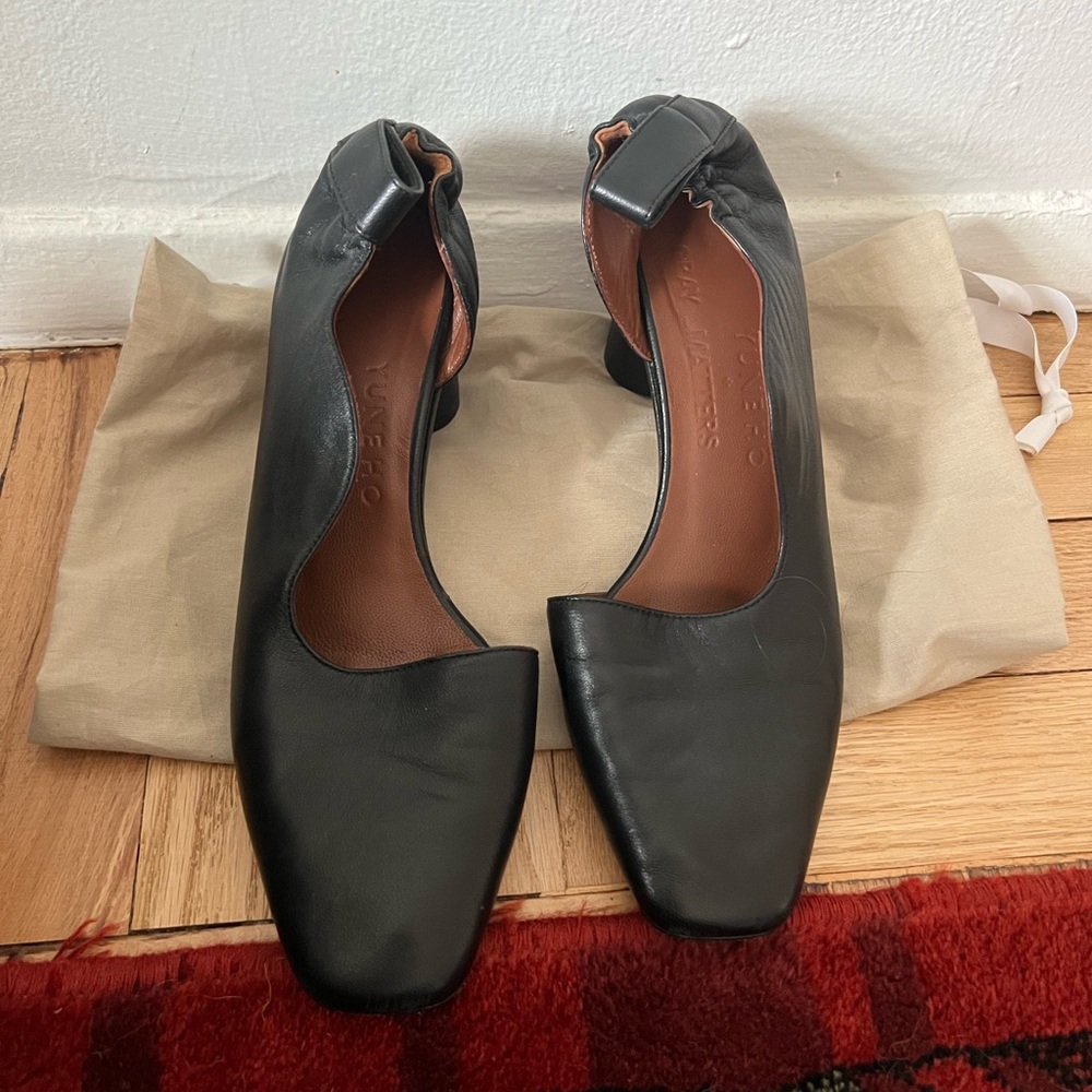 Gray Matters Pumps
